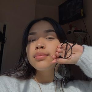 Meet your Posher, Rosalinda